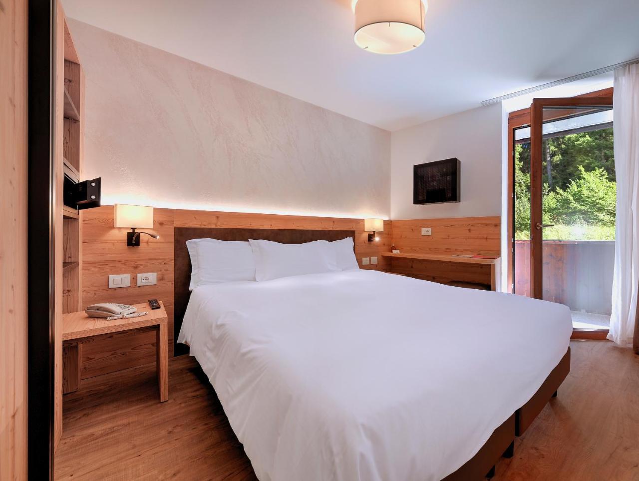 Luna Wellness Hotel โฟลการีดา ภายนอก รูปภาพ