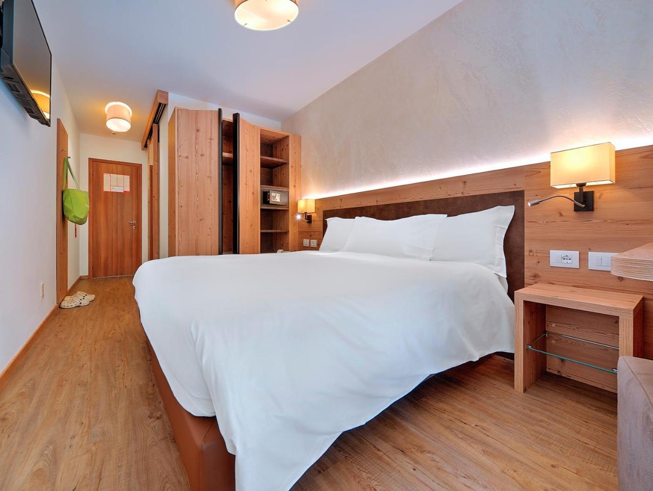 Luna Wellness Hotel โฟลการีดา ภายนอก รูปภาพ